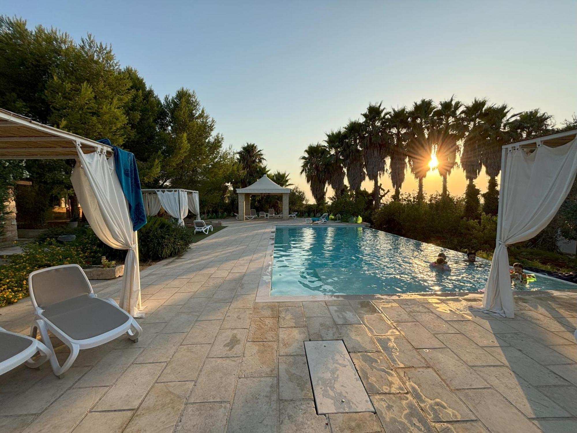 White Pool 5P Matino - Gallipoli Exterior photo
