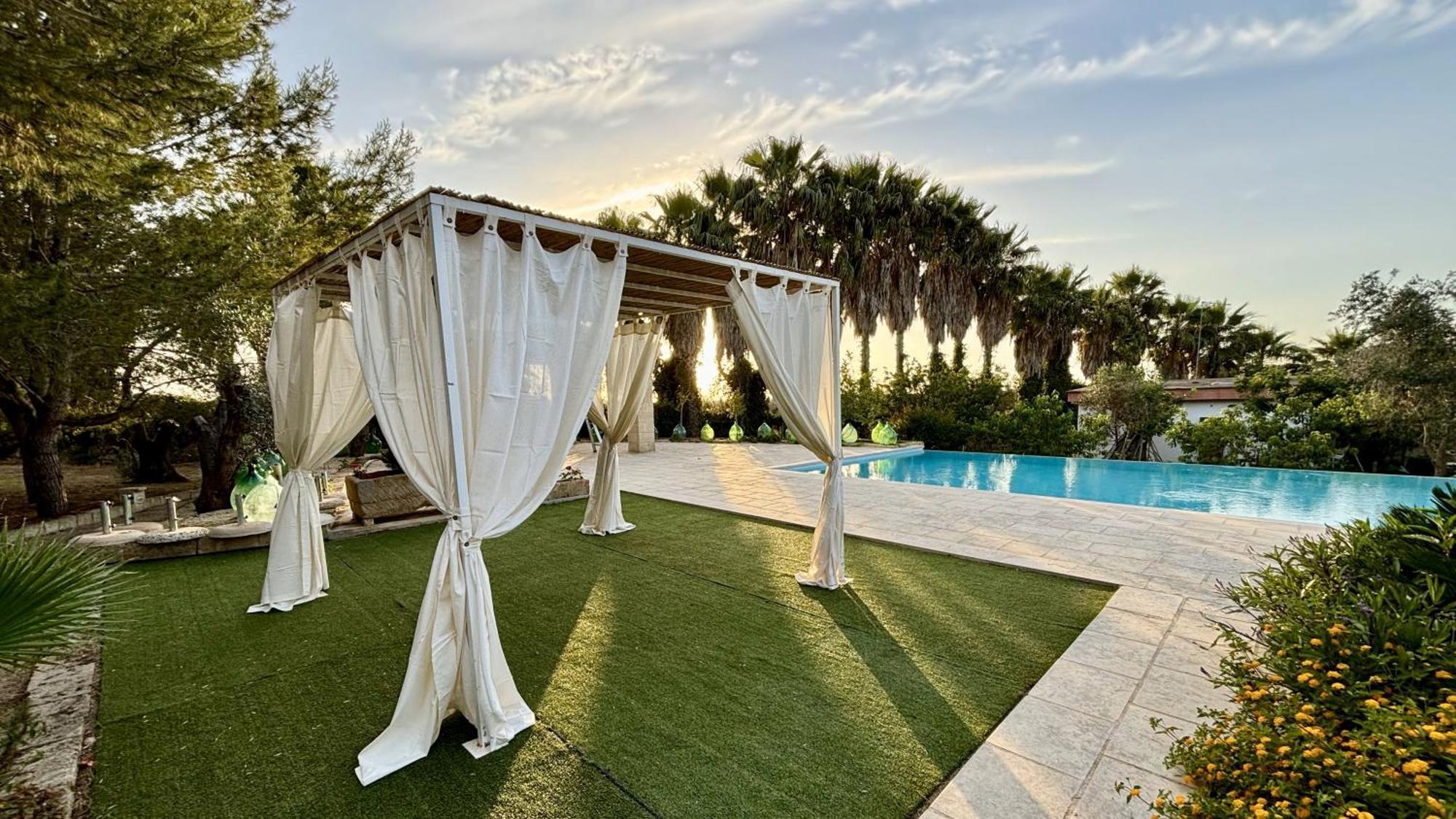 White Pool 5P Matino - Gallipoli Exterior photo